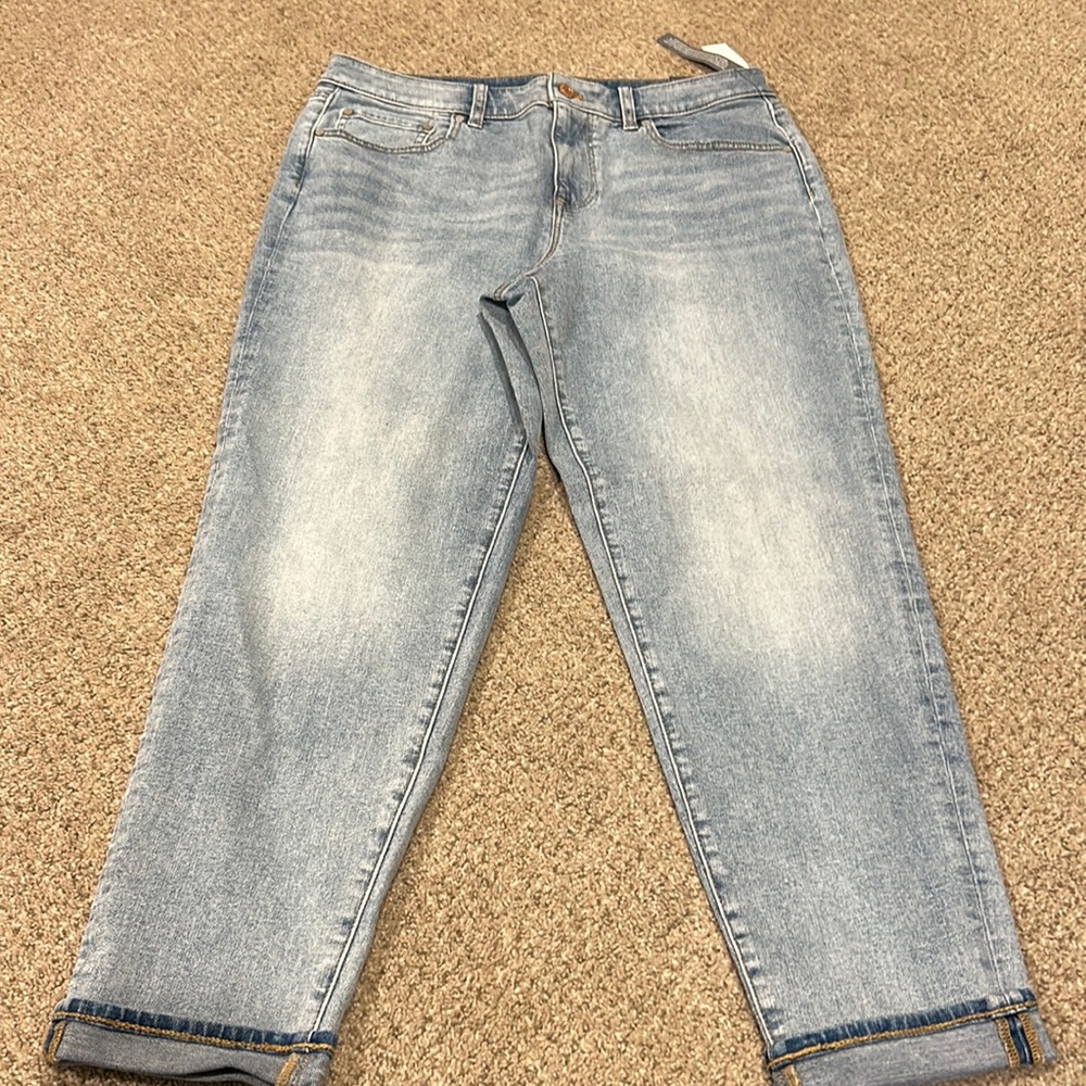 Women relaxed ankle length cuff Jean